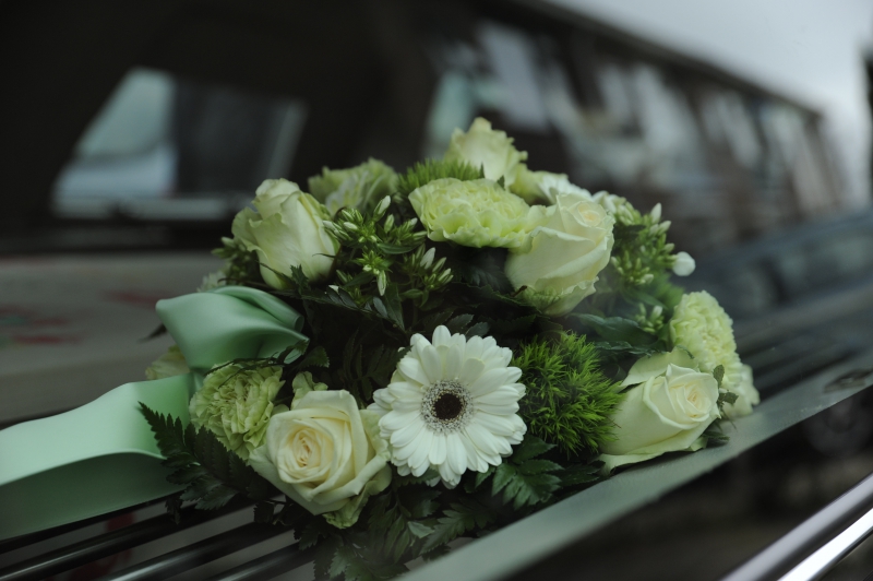 funeraire-ST MANDRIER SUR MER-min_flowers-4839339